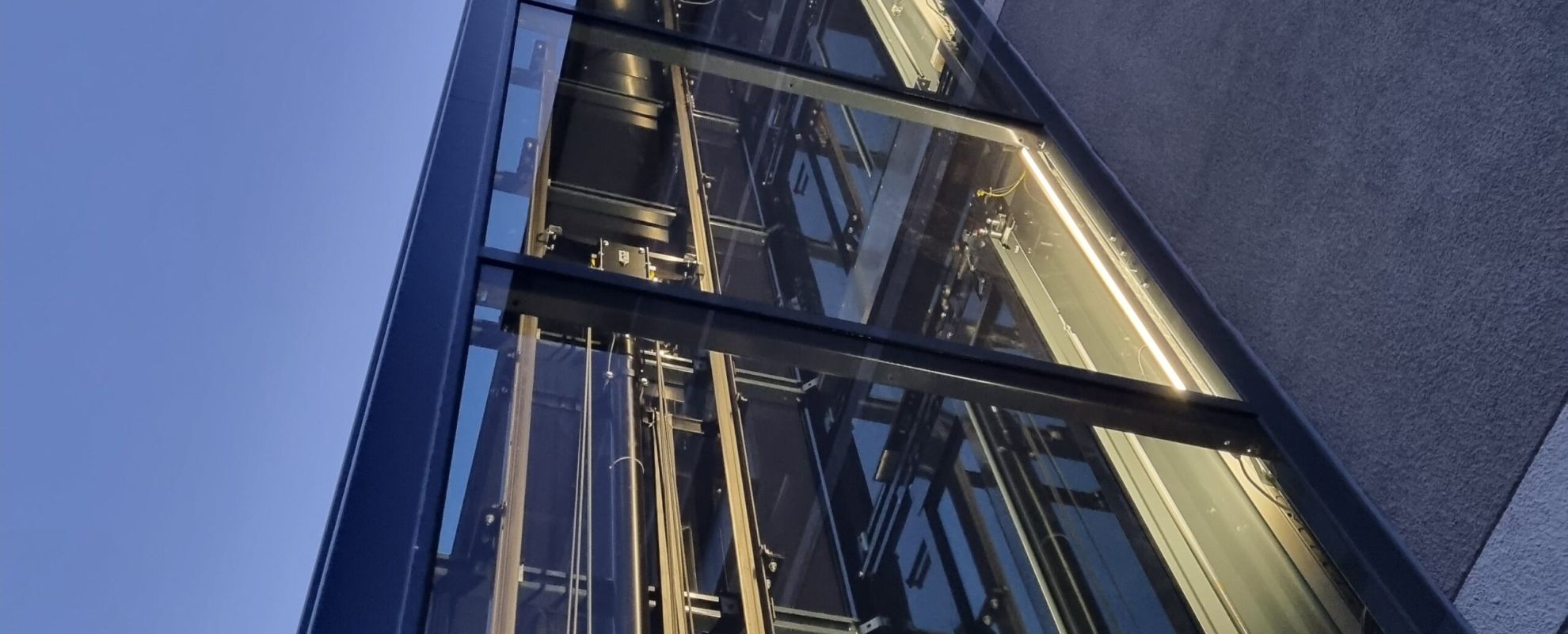 piattaforma elevatrice porte automatiche